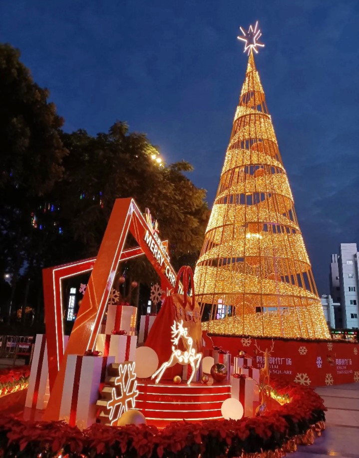 2021年的現(xiàn)貨圣誕美陳及圣誕樹 2021年的現(xiàn)貨圣誕美陳及圣誕樹